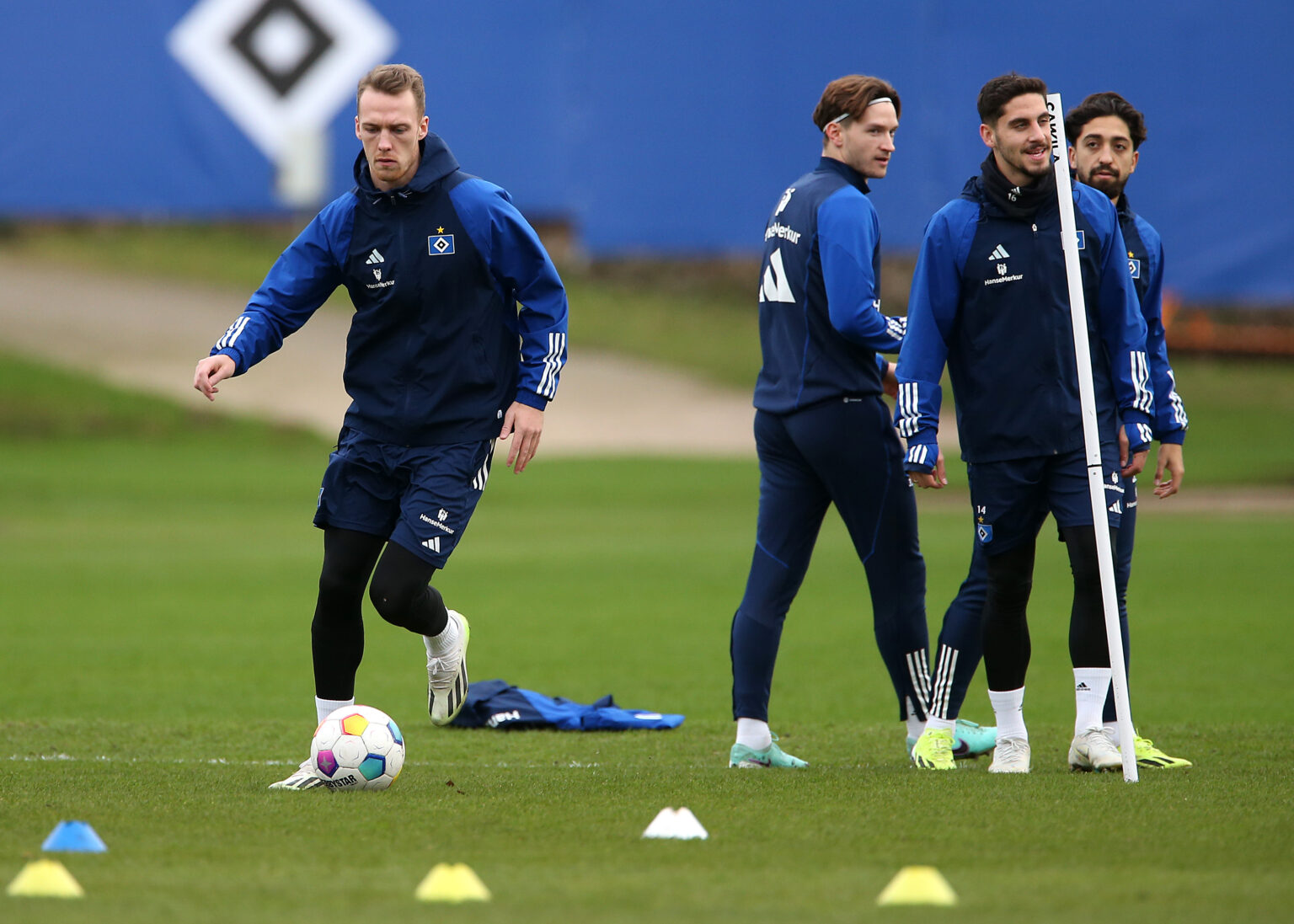 Am Deadline Day sorgte der HSV in ganz Fußball-Deutschland für Aufsehen, als man knapp fünf Millionen Euro für zwei Talente in die Hand nahm. Doch in dieser Saison dürften beide Akteure keine große Rolle mehr spielen.