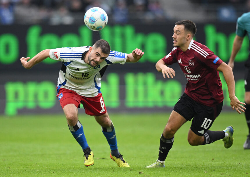 Łukasz Poręba ist im dicht besetzten Mittelfeld des HSV nur zweite Wahl und wurde zuletzt mit einem Abgang nach Kanada in Verbindung gebracht. Doch die Verantwortlichen haben andere Vorstellungen und wollen den Polen auf gar keinen Fall abgeben.