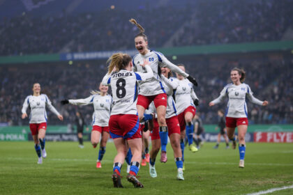 Die HSV-Frauen treffen im DFB-Pokal-Halbfinale auf Werder Bremen.