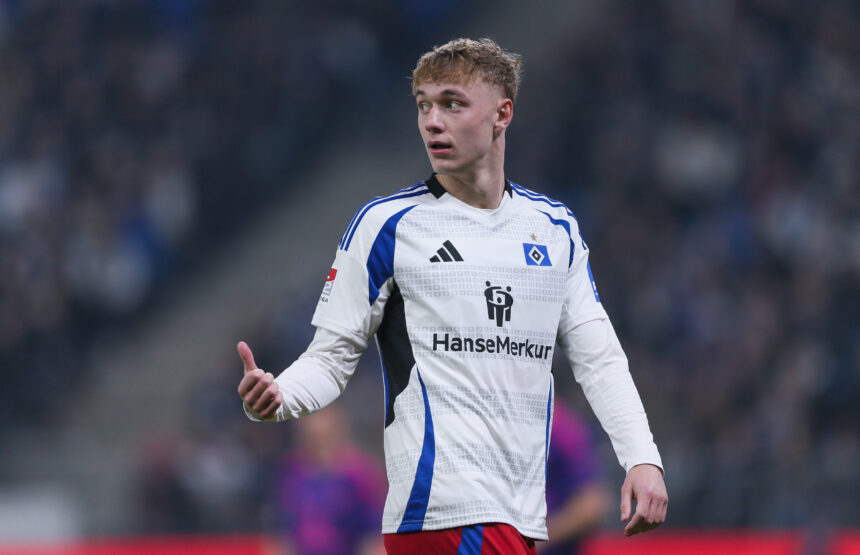 Aufgrund von Adduktorenproblemen verpasste Adam Karabec die jüngsten Länderspiele der tschechischen U21-Nationalmannschaft. Gegen Elversberg wird der Spielmacher dem HSV aber definitiv zur Verfügung stehen.