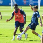 HSV: Albert Sambi Lokonga und Nicolás Capaldo, hier im direkten Duell, könnten Fábio Vieira ersetzen.