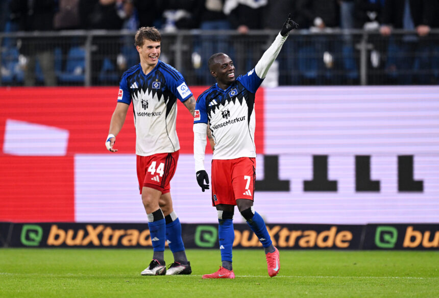 Luka Vuskovic jubelt mit Jean-Luc Dompé.