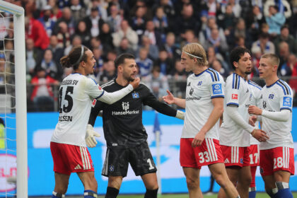 Yussuf Poulsen, Daniel Heuer Fernandes und Sebastiaan Bornauw